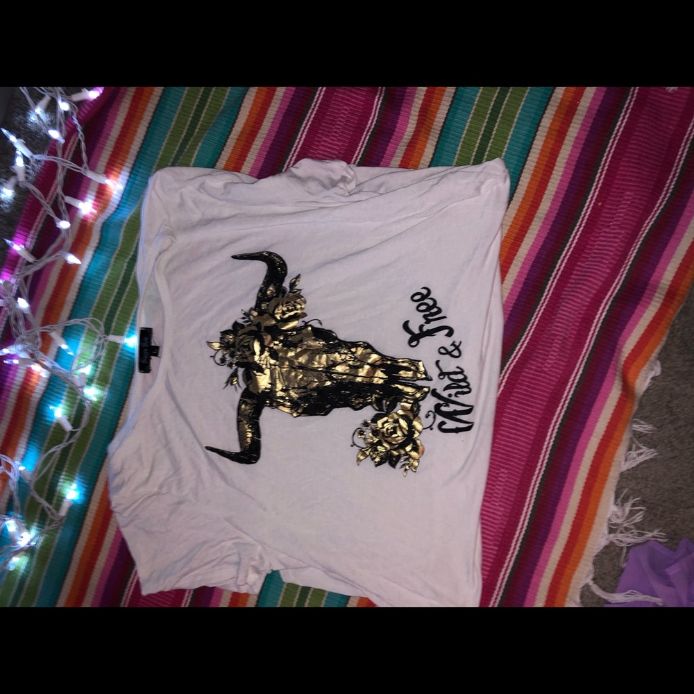 Bull skull wild and free top